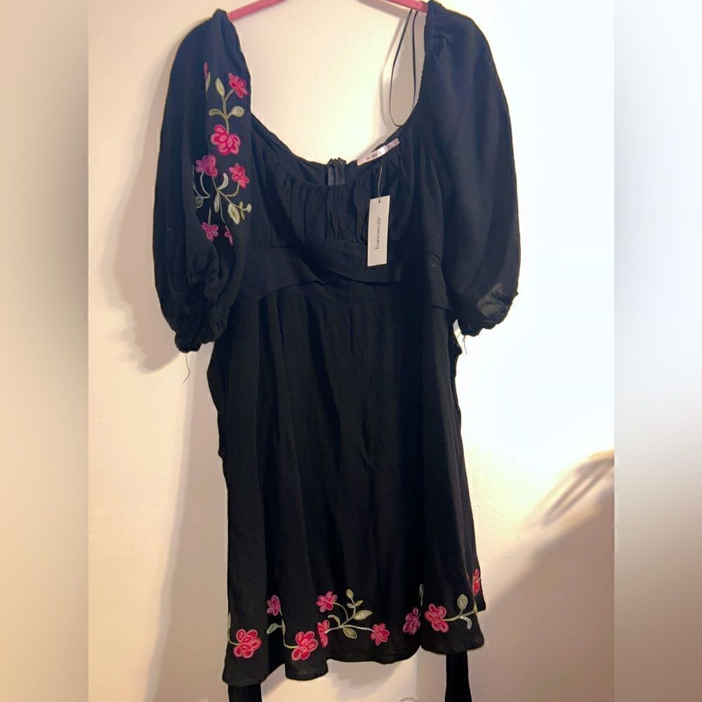Nwt Francesca’s cold shoulder boho style dress size large